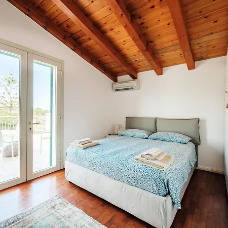 Villa Fronte Spiaggia Zoe Augusta